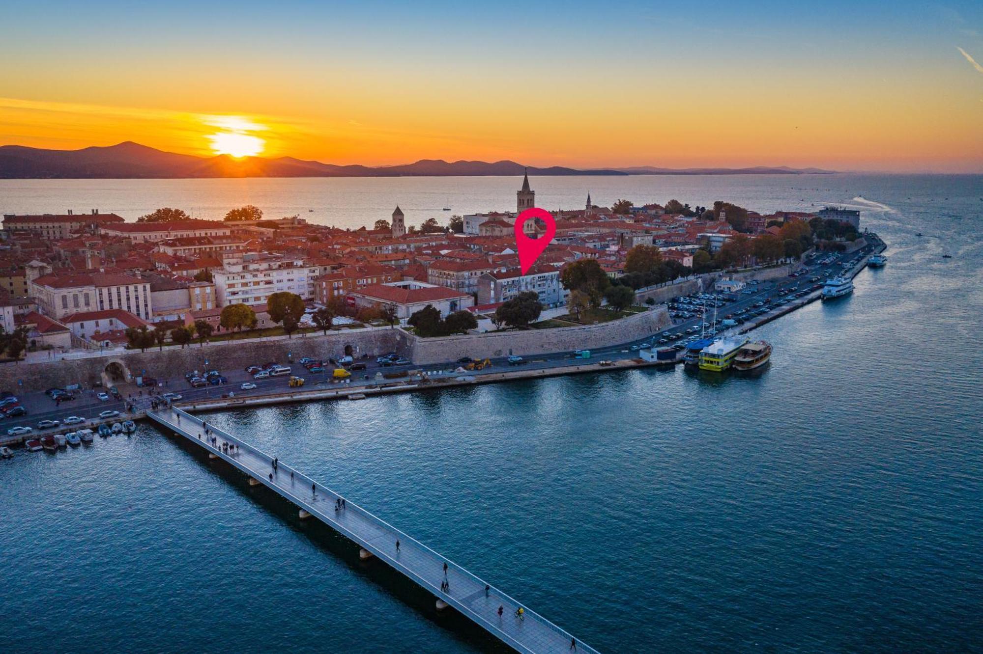 And 2 Walls Apartman Zadar